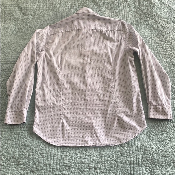 Button Down Shirt with Beautiful, Subtle Detailing - Picture 4 of 4